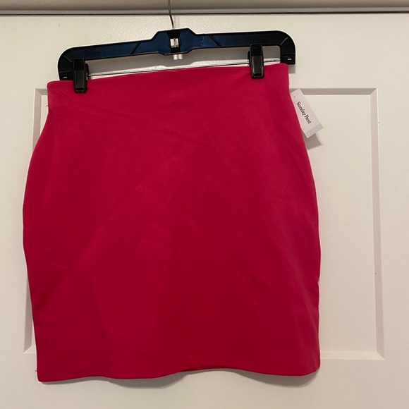 Aritzia Sunday’s Best Nora Pink Skirt - Picture 4 of 4
